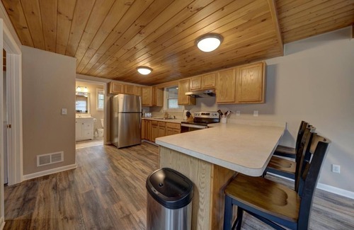 Hawley House | Close to Lake Wallenpaupack! Walk to the Beach!