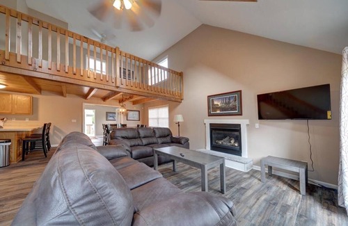 Hawley House | Close to Lake Wallenpaupack! Walk to the Beach!