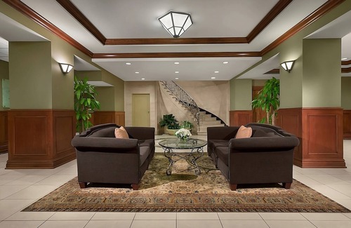 Central West End Hotel | Close to Laumeier Sculpture Park! Pets Are Allowed! With Parking, Pool & Cinema!