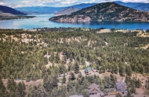Westshore Estates House | Close to Okanagan Lake, Evely Beach less than 10 minutes away.