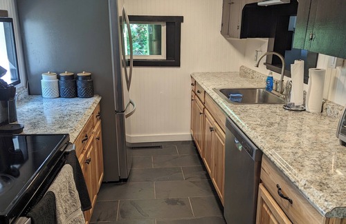 Petersburg Cabin | Close to Penn State & Whipple's Dam - Pet Friendly!