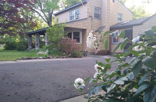 Belle Mead House | Close to Princeton,Rutgers, WiFi,No Clean Fee 1-3 guests ,Free laundry in house.