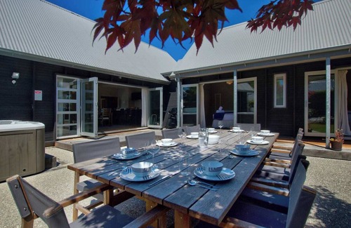 Arthur's Point House | Close to Queenstown and Ski fields with spa pool