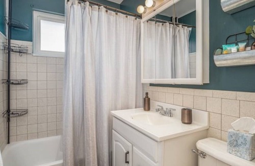 Wheat Ridge House | Close to Red Rocks, I-70, and Denver! Entire Home