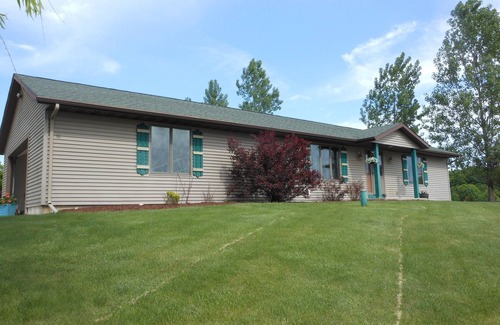 Elkhart Lake House | Close to Road America and Beautiful Elkhart Lake and Great Golf Courses