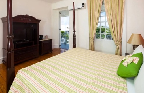 Hastings Hotel | Close to Savannah Beach! w/Private Balcony, Onsite Pool, Great Views!