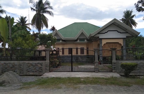 Lupon House | Close to The Beach on Mogbongcogon , Banaybanay