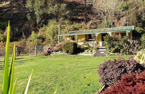 Riwaka Cottage | Close to the beaches away from the crowds! Some availability in January 2026