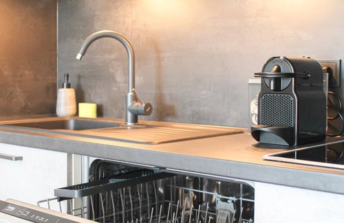 Koblenz Apartment | Close to the city center, balcony, parking space, lockable bike box with charging facility