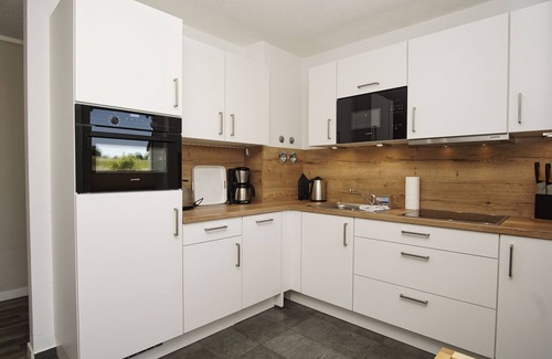 Lobbe Apartment | Close to the beach with balcony, use of swimming pool and sauna - Strandhaus Mönchgut FeWo11