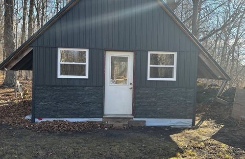Centre Hastings Cabin | Close to the Heritage trail for ATVs & Sleds. Situated in a mature maple forest.