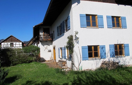 Steinach Apartment | Close to the mountains!