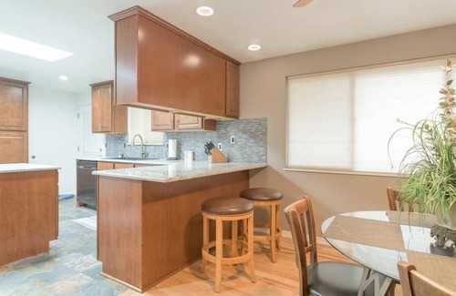 Southeast Bend House | Close to the Old Mill with a Hot Tub Unit A and B whole Duplex EV charger