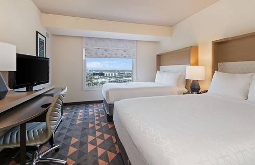 Florida Center Hotel | Close to Top Attraction in Town! Family-friendly Room w/2 Double Beds, Parking