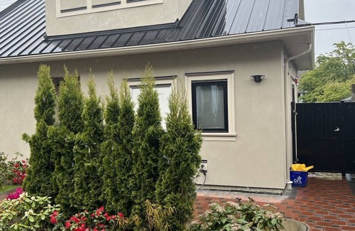 West Point Grey House | Close to UBC, 2 bedrooms 2 levels house