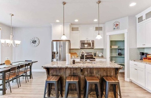 Sunset Heights House | Close to UVU & BYU, Golf Course, Pet Friendly