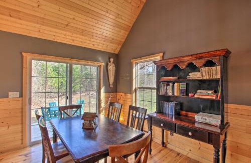 New Haven House | Close to Vineyards Updated New Haven Retreat!
