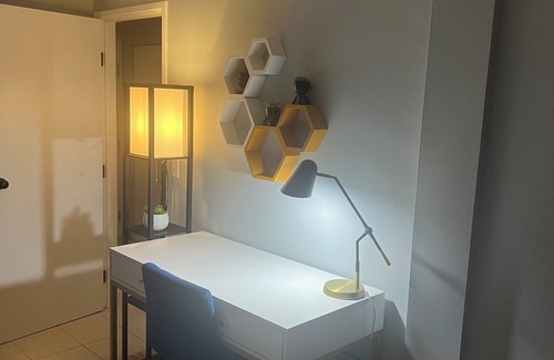 Hamden Apartment | Close to Yale hospital,1 bed apt, great location