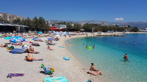 Znjan Apartment | Close to Znjan beach spacious studio with balcony