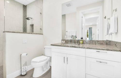 Naples Park House | Close2Beach, Sleeps 11, Pool, Firepit, Bikes, Patio