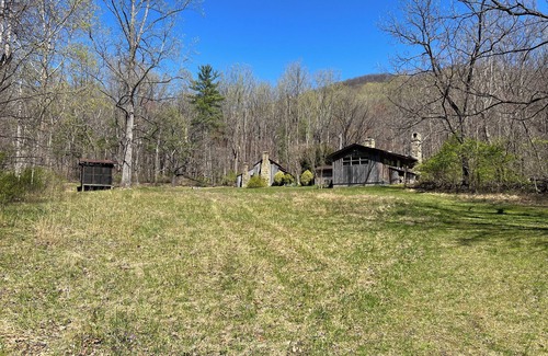 Syria Cabin | Closest Cabin to Old Rag & Steps to White Oak Canyon; 2 ponds w/private creek