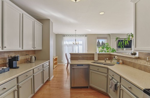 St. Charles House | Cloud 9 : 4Br, Pool, Fully Fenced!