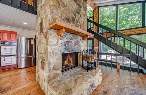 Big Canoe Cabin | Cloud 9 - Incredible Long Range Mountain Views in Big Canoe