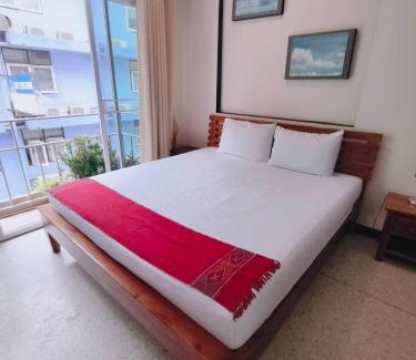 Thung Maha Mek Apartment | Cloud no 4 Green n Quiet Heart BKK With a Balcony
