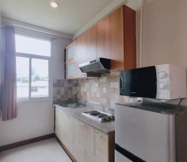 Thung Maha Mek Apartment | Cloud no 4 Green n Quiet Heart BKK With a Balcony