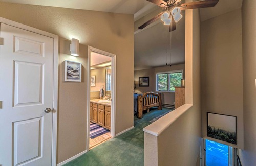 Cloudcroft House | Cloudcroft Townhome w/Deck - 1 Mi to Burro Ave!