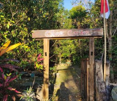 Sukasada House | CLOVE GARDEN