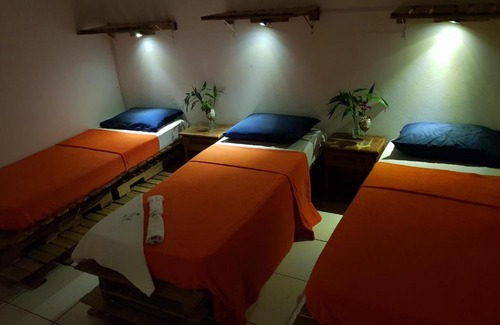 Florianopolis House | Club Mediterráneo Casa para 10 pessoas no Ribeirão da Ilha Pé na areia com rampa para lancha