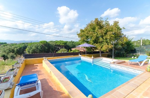 Sils Villa | Club Villamar - Sunny villa with nice garden, fenced swimming pool and barbecue