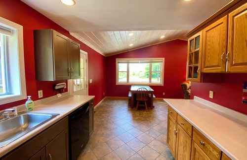 Center Ossipee Cabin | Cluck's Cabin - Lakes Region/Mt Washington Valley - Dog Friendly, AC,