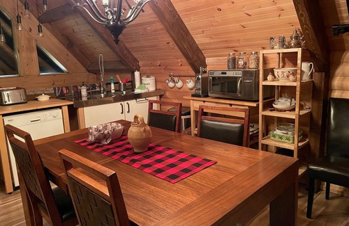 Sainte-Lucie-des-Laurentides Cottage | Cozy cottage with hot tub/firepit, in nature with absolute privacy