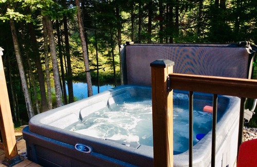 Sainte-Lucie-des-Laurentides Cottage | Cozy cottage with hot tub/firepit, in nature with absolute privacy