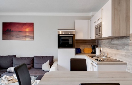 Gross Schwansee Apartment | Cozy Coastal Escape with Garden