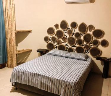 Xpujil House | coa de collar