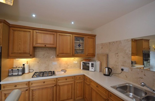 Llanfairpwllgwyngyll Cottage | Coach House Faner - a bungalow that sleeps 6 guests in 3 bedrooms