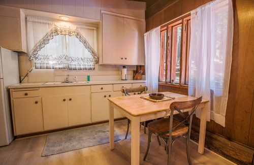 Dorrington Cabin | Coach House-A Unique Getaway Tucked in the Trees