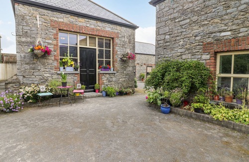 County Laois House | COACH HOUSE, family friendly in Borris-In-Ossory, County Laois