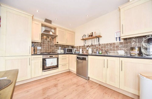 Matlock Bath Cottage | Coach House Mews, sleeps 6! Contemporary property in the popular Matlock Bath