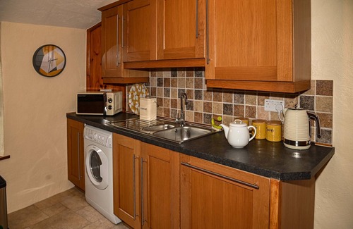 Aberaeron Cottage | Coach House - Panteg Road is Located in the Beautiful Georgian Town of Aberaeron