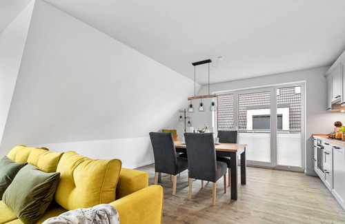 Westerdeichstrich Apartment | Coast 8 - 2 bedrooms, shower room, balcony, stylishly furnished