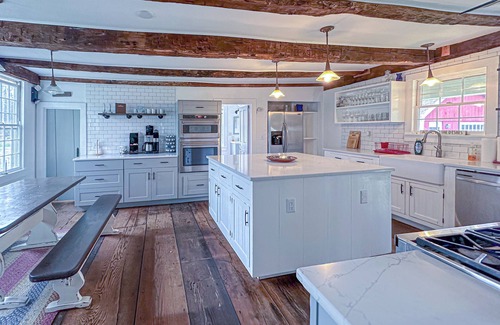 North Stonington House | Coastal Antique farmhouse