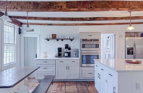 North Stonington House | Coastal Antique farmhouse