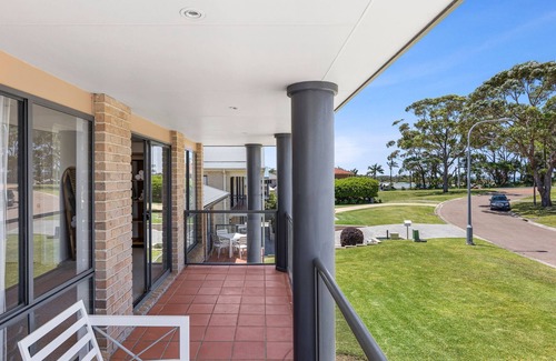 Dolphin Point House | Coastal Beach House. Perfect for family group getaway.