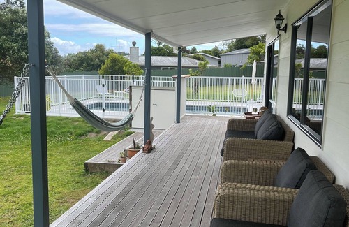 Ruakaka House | Coastal Bliss: 3-Bedroom Beachside Escape with Pool, Just 3 Minutes to the Sand!