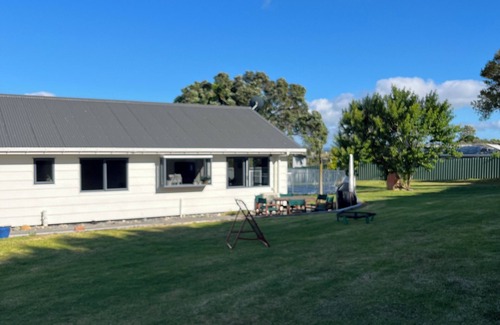 Ruakaka House | Coastal Bliss: 3-Bedroom Beachside Escape with Pool, Just 3 Minutes to the Sand!