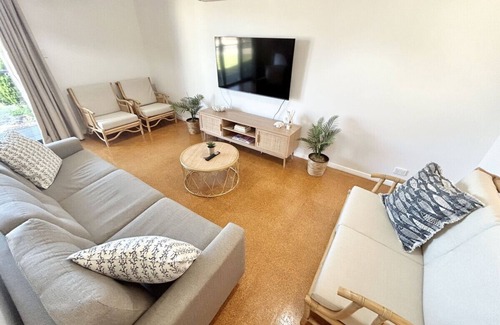 Port Hughes Apartment | Coastal Break - Peaceful 3 BR Home Near the Beach